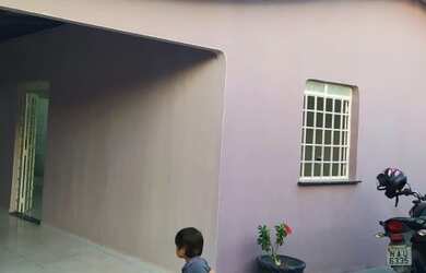 Imagem: A casa possui 2 Dormitórios e 4m² de Área e está localizado