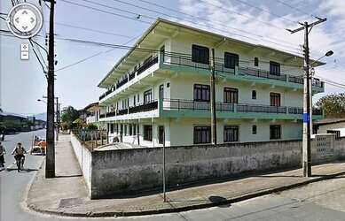 Imagem: O apartamento possui 3 Dormitórios, 1 Banheiro, 1 Vaga na garagem