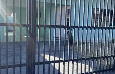 Imagem: A casa possui 2 Dormitórios, 2 Banheiros e está localizado