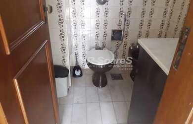 Imagem: O apartamento possui 2 Dormitórios, 3 Banheiros, 1 Vaga na