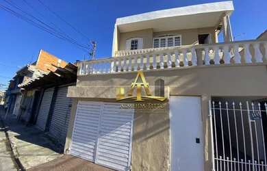 Imagem: A casa possui 2 Dormitórios, 1 Banheiro, 3 Vagas na garagem