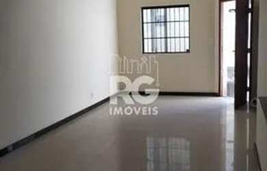 Imagem: A casa possui 3 Dormitórios, 3 Banheiros, 2 Vagas na garagem