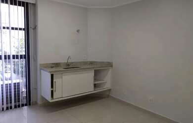 Imagem: O depósito possui 2 Vagas na garagem, 140m² de Área e está