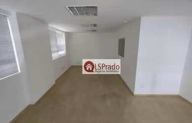 Imagem: O depósito possui 1 Vaga na garagem e 55m² de Área e está