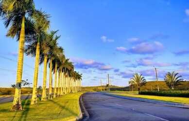 Imagem: O terreno possui 400m² de Área e está localizado em Vargem