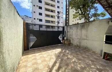 Imagem: A casa possui 2 Dormitórios, 2 Banheiros, 3 Vagas na garagem