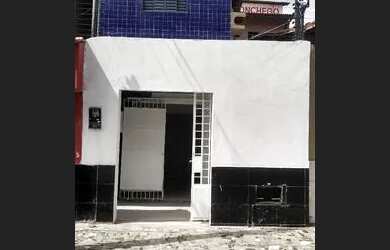 Imagem: A casa possui 1 Dormitório, 2 Banheiros e está localizado