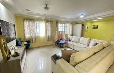 Imagem: A casa em condomínio possui 5 Dormitórios, 5 Banheiros, 5