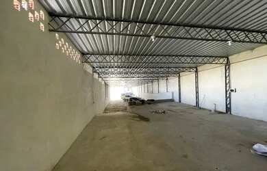 Imagem: O depósito possui 5 Vagas na garagem, 600m² de Área e está