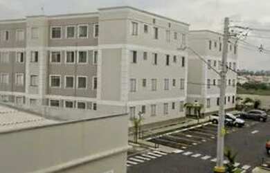 Imagem: O apartamento possui 2 Dormitórios, 1 Banheiro, 1 Vaga na garagem