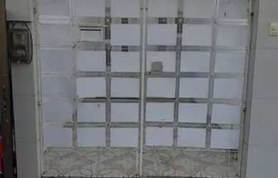 Imagem: A casa possui 1 Dormitório, 2 Banheiros, 1 Vaga na garagem