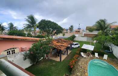 Imagem: A casa possui 3 Dormitórios, 3 Banheiros, 3 Vagas na garagem