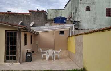 Imagem: A casa possui 1 Dormitório, 5 Vagas na garagem e está localizado