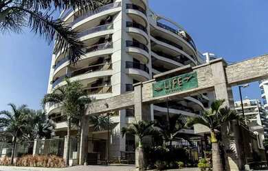 Imagem: O apartamento possui 3 Dormitórios, 1 Banheiro, 1 Vaga na garagem