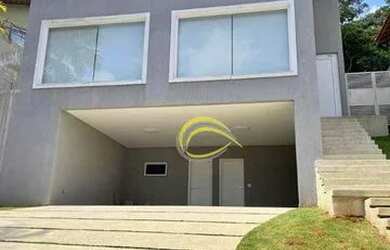 Imagem: A casa em condomínio possui 4 Dormitórios, 5 Banheiros, 2