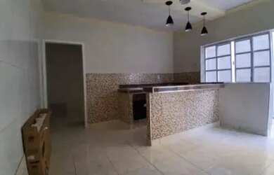 Imagem: A casa possui 2 Dormitórios, 1 Banheiro e 1 Vaga na garagem