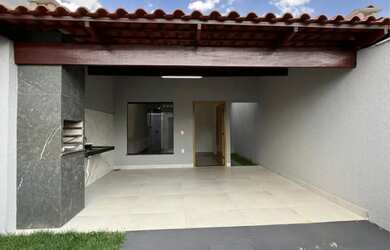 Imagem: A casa possui 3 Dormitórios, 2 Banheiros, 132m² de Área e