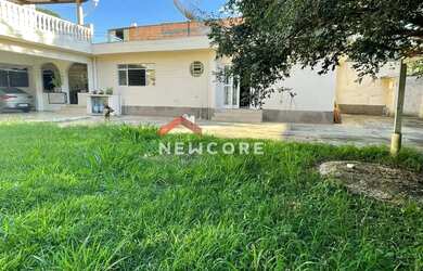 Imagem: A casa possui 3 Dormitórios, 4 Banheiros, 4 Vagas na garagem