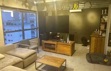 Imagem: O apartamento possui 1 Dormitório, 1 Banheiro, 1 Vaga na garagem