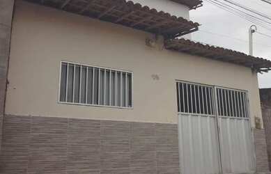 Imagem: A casa possui 3 Dormitórios, 1 Banheiro, 1 Vaga na garagem