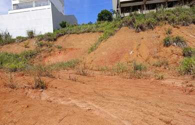 Imagem: O terreno possui 348m² de Área e está localizado em Jardim