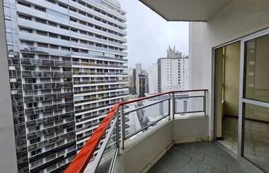 Imagem: O apartamento possui 1 Dormitório, 1 Banheiro, 1 Vaga na garagem