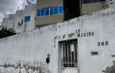 Imagem: O apartamento possui 3 Dormitórios, 1 Banheiro, 1 Vaga na garagem