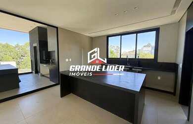 Imagem: A casa possui 4 Dormitórios, 5 Banheiros, 5 Vagas na garagem