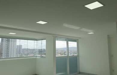 Imagem: O apartamento possui 4 Dormitórios, 3 Banheiros, 2 Vagas na