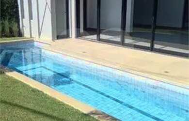 Imagem: A casa em condomínio possui 4 Dormitórios, 5 Banheiros, 3