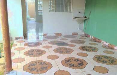 Imagem: A casa possui 2 Dormitórios, 1 Banheiro e está localizado