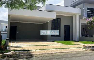 Imagem: A casa em condomínio possui 3 Dormitórios, 3 Banheiros, 4