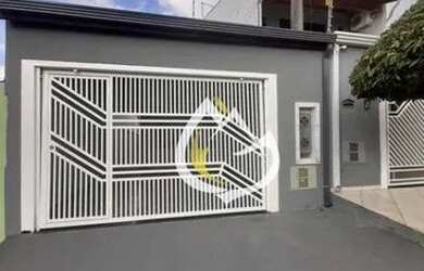 Imagem: A casa possui 2 Dormitórios, 1 Banheiro, 2 Vagas na garagem