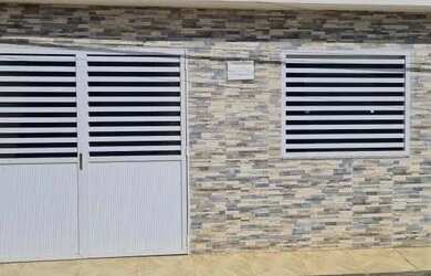 Imagem: A casa possui 2 Dormitórios, 1 Banheiro, 114m² de Área e