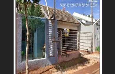 Imagem: A casa possui 3 Dormitórios, 1 Banheiro, 1 Vaga na garagem