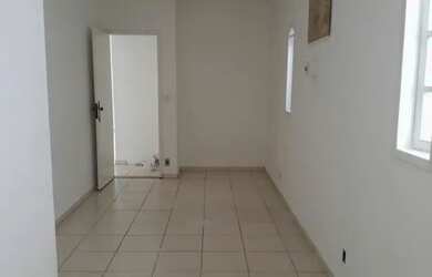 Imagem: A casa possui 2 Dormitórios, 2 Banheiros e está localizado