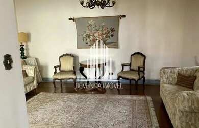 Imagem: A casa possui 5 Dormitórios, 4 Banheiros, 5 Vagas na garagem