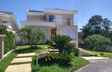 Imagem: A casa em condomínio possui 3 Dormitórios, 5 Banheiros, 406m²