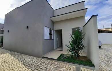 Imagem: A casa em condomínio possui 2 Dormitórios, 1 Banheiro, 1 Vaga