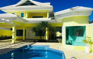 Imagem: A casa em condomínio possui 4 Dormitórios, 4 Banheiros, 4