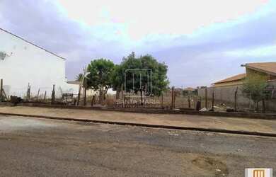 Imagem: O terreno possui 360m² de Área e está localizado em Parque