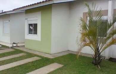 Imagem: A casa em condomínio possui 2 Dormitórios, 1 Banheiro, 2 Vagas