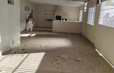 Imagem: A casa possui 3 Dormitórios, 3 Banheiros, 3 Vagas na garagem