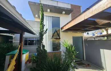 Imagem: A casa possui 3 Dormitórios, 2 Banheiros, 3 Vagas na garagem