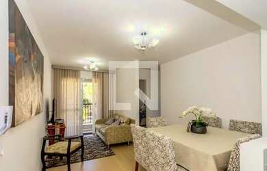 Imagem: O apartamento possui 2 Dormitórios, 1 Banheiro, 1 Vaga na garagem