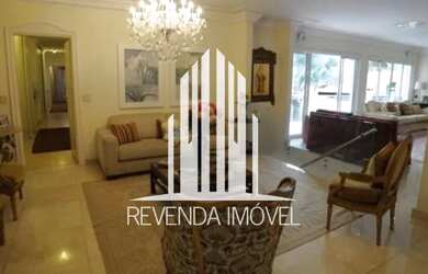 Imagem: A casa possui 5 Dormitórios, 5 Banheiros, 5 Vagas na garagem