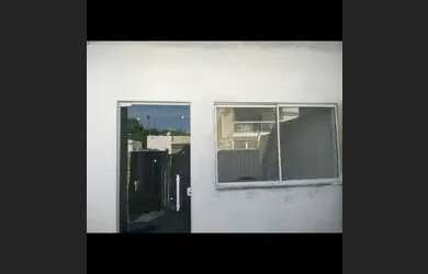 Imagem: A casa possui 2 Dormitórios, 1 Banheiro, 1 Vaga na garagem