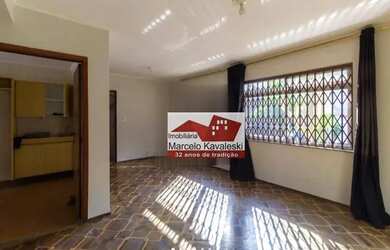 Imagem: A casa possui 3 Dormitórios, 2 Banheiros, 2 Vagas na garagem