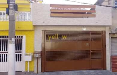 Imagem: A casa possui 3 Dormitórios, 2 Banheiros, 2 Vagas na garagem