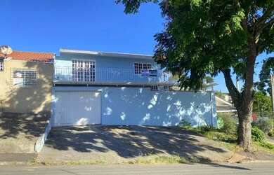 Imagem: A casa possui 2 Dormitórios, 2 Banheiros, 1 Vaga na garagem